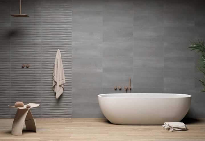Atlas-Ice-Steel_bathroom-tiles-with-bathtub-and-towels