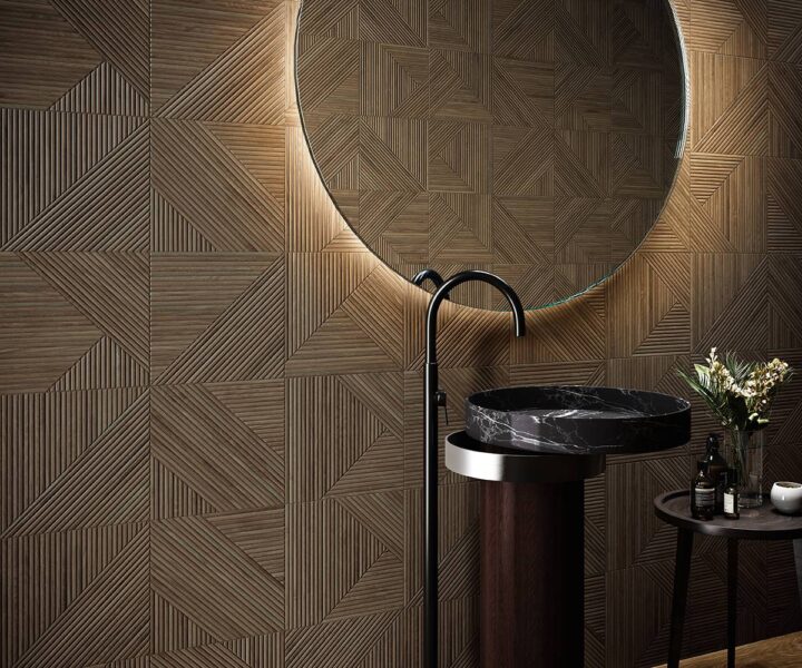 Bathroom-with-woodlike-tiles-sink-and-mirror